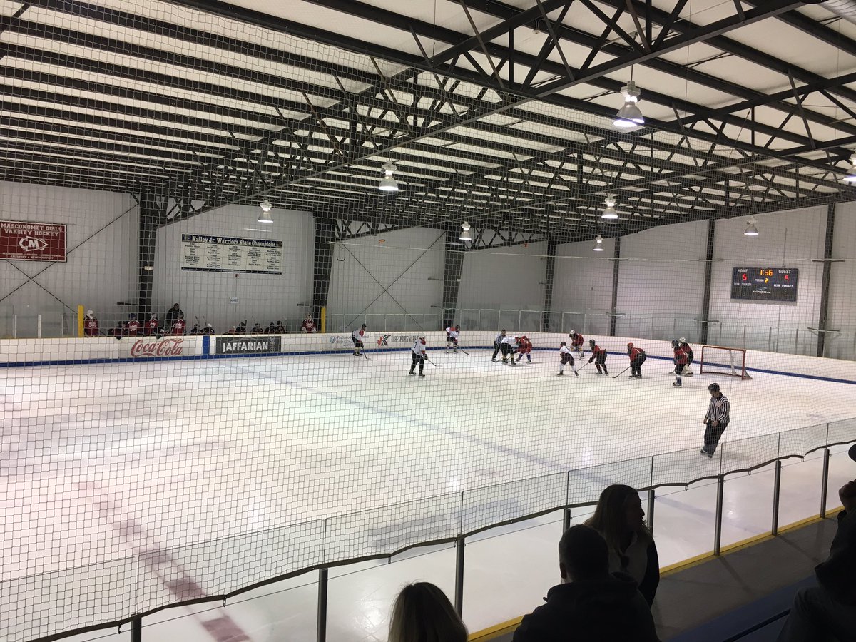 AndrewTrimble7's tweet image. @AHIWolves Scouting @HNIBonline .   Northern New England Festival. #SummerHockey #Showcase