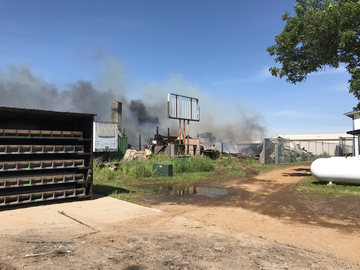 Argus911's tweet photo. Remember that warehouse in Tea that caught fire? Well, it happened again. https://t.co/a0GOleQjc0