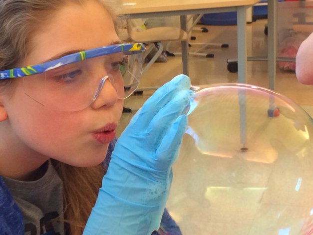 Field School STEAM Day a success! Students enjoying hands-on exploration. Thanks to Susan Erickson, Tracy Manousaridis and the SaM Council.