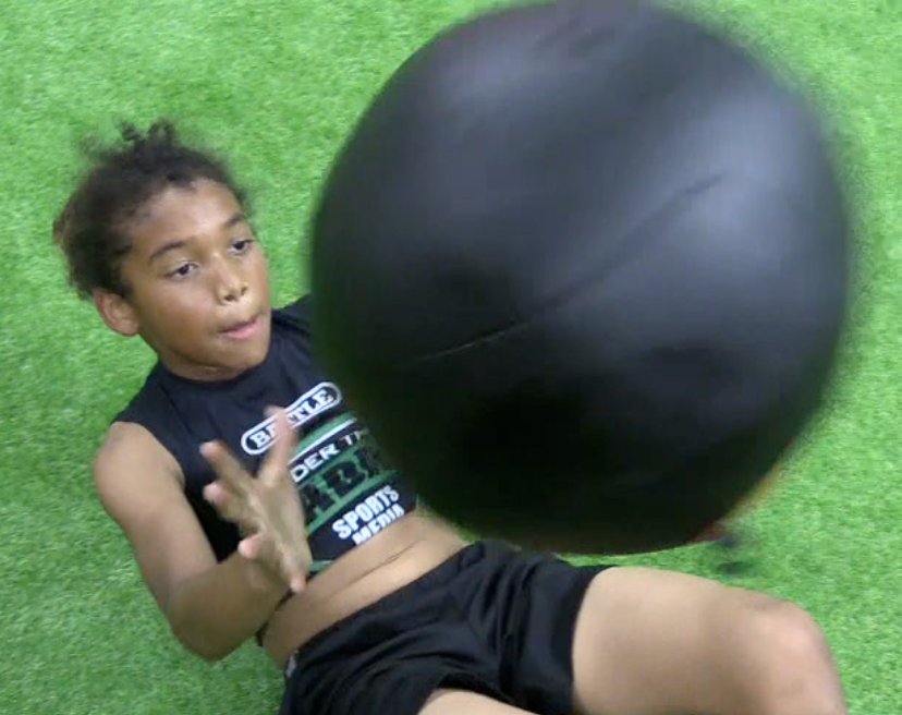 Good work at the <a href="/LacedFacts/">LacedFacts</a> Facility w/King Shelton. Kid knows what it takes to become a #StraightBaller. #UTRSpotlightOnDeck <a href="/shelton_m/">MikeSheez</a>