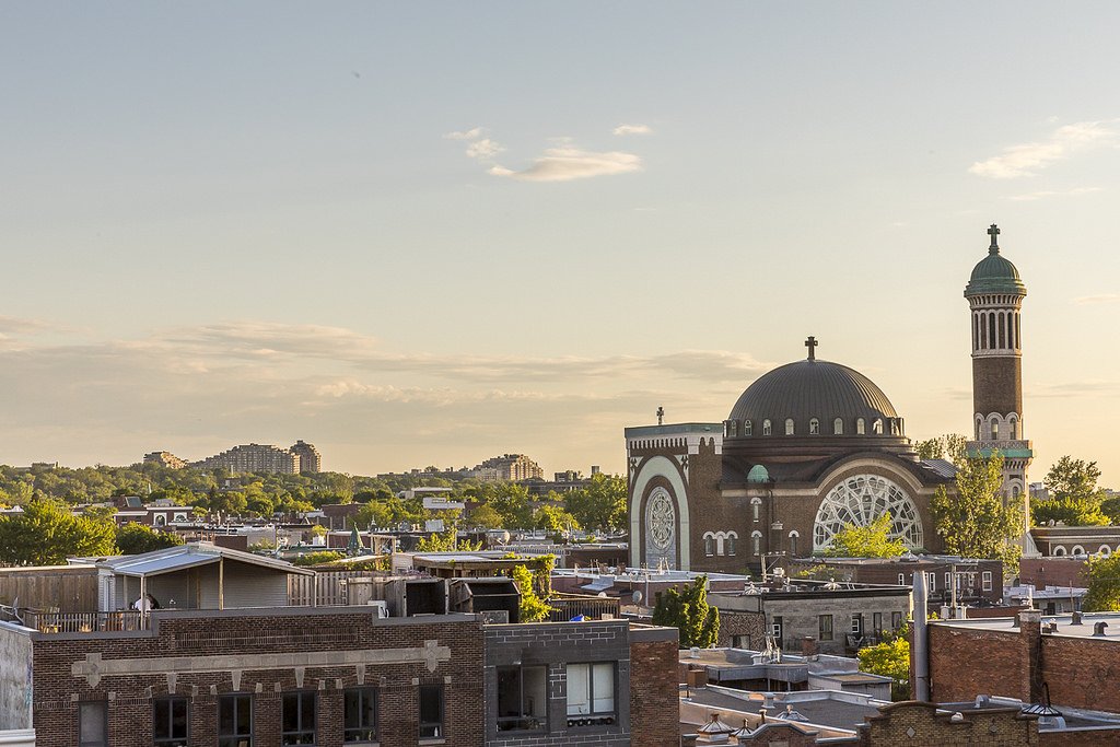 Evening in Montréal's Mile End neighbourhood. 😍

📷 : <a href="/evablue/">Eva Blue</a> #MTLmoments #montreal