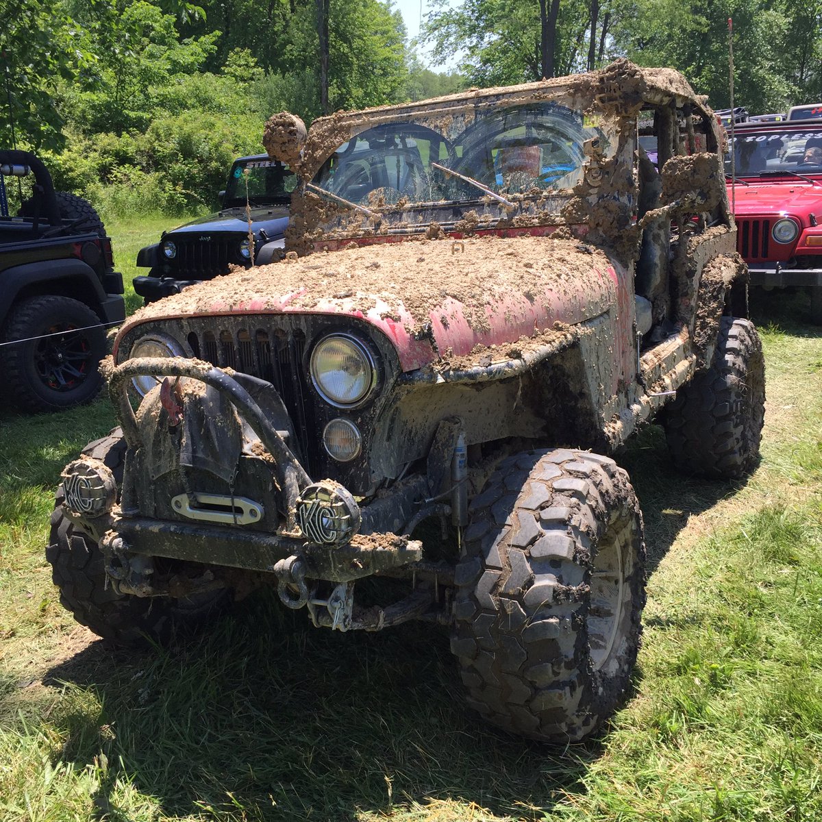 Flat12Gallery's tweet image. #justmud at @bantamjeepfest