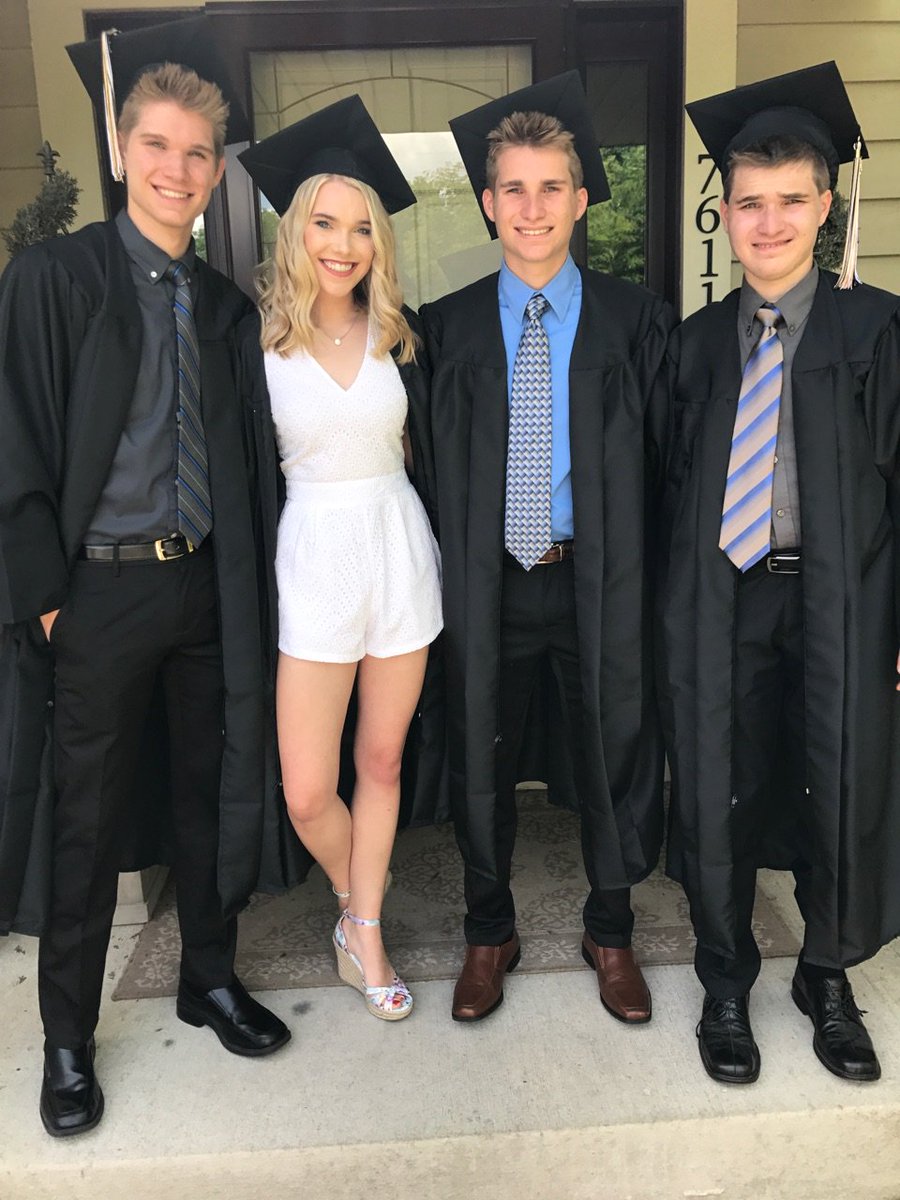 CimochCathy's tweet photo. CONGRATULATIONS CIMOCH QUADRUPLETS. YOU HAVE GRADUATED FROM HIGH SCHOOL!  I could not he more proud. God blessed me four times over! https://t.co/vOVJVDEdDY