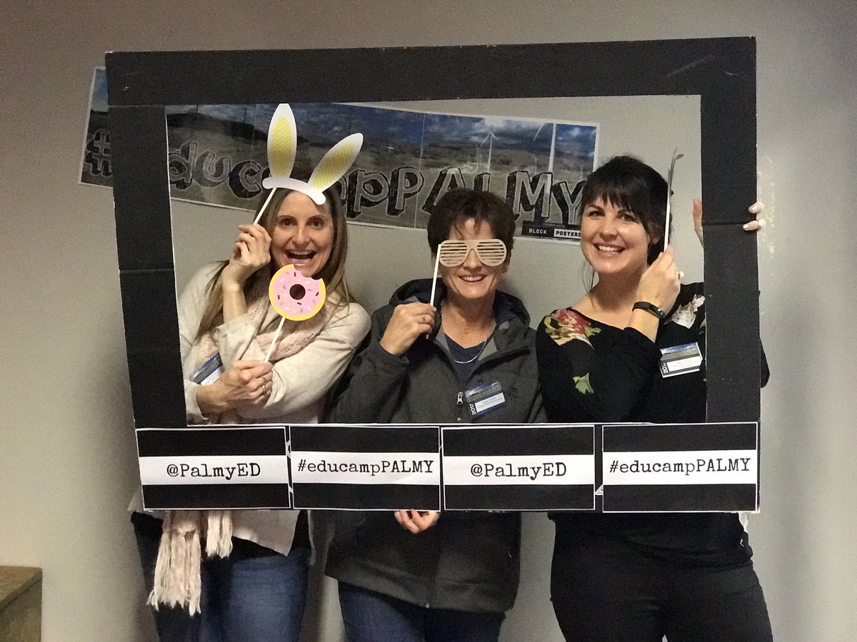 fuse711's tweet photo. @missGcsns @mandak_2 #educamppalmy loving the photo booth idea! https://t.co/Jcm19kD4YS