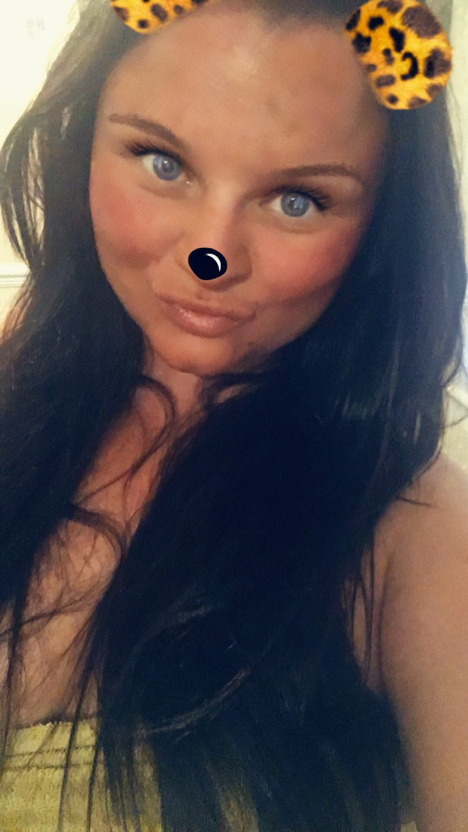 cherylshorses's tweet photo. Fake tan night I love it... #fakebakeoriginal #applebyprep #longhairdontcare https://t.co/z5IZFWlgef