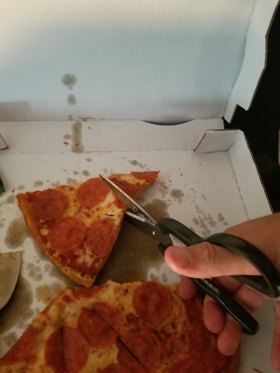 Hays5150's tweet photo. @VinnieTortorich Vinnie, I'm sorry I had to have a piece of pizza. But I did cut it in a way you would appreciate. #Cobra #NSNG https://t.co/ZhnosIfUcY