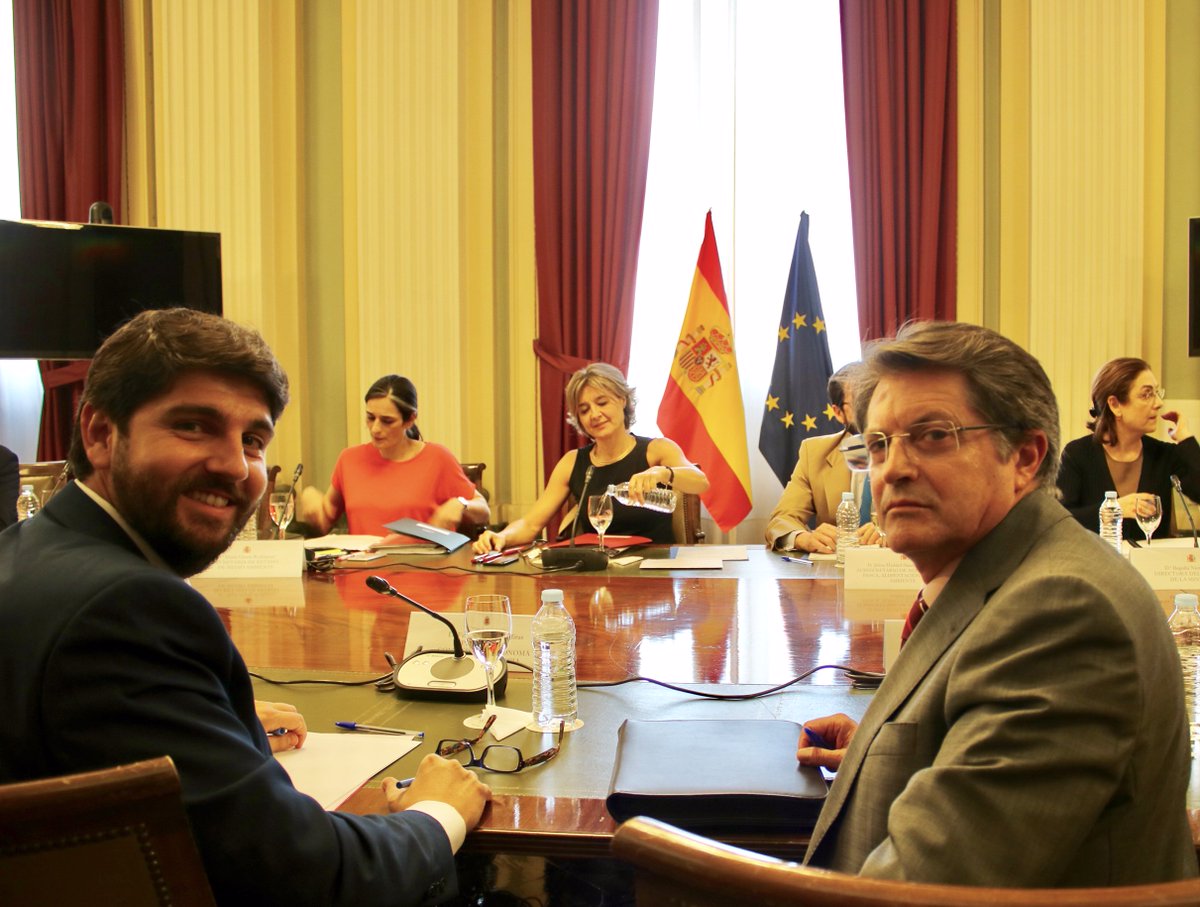 regiondemurcia's tweet image. López Miras y la ministra acuerdan 36,4 hm3/año del Sinclinal de Calasparra y de Vega Alta, ➕ la tramitación de otros 10 de diferentes pozos