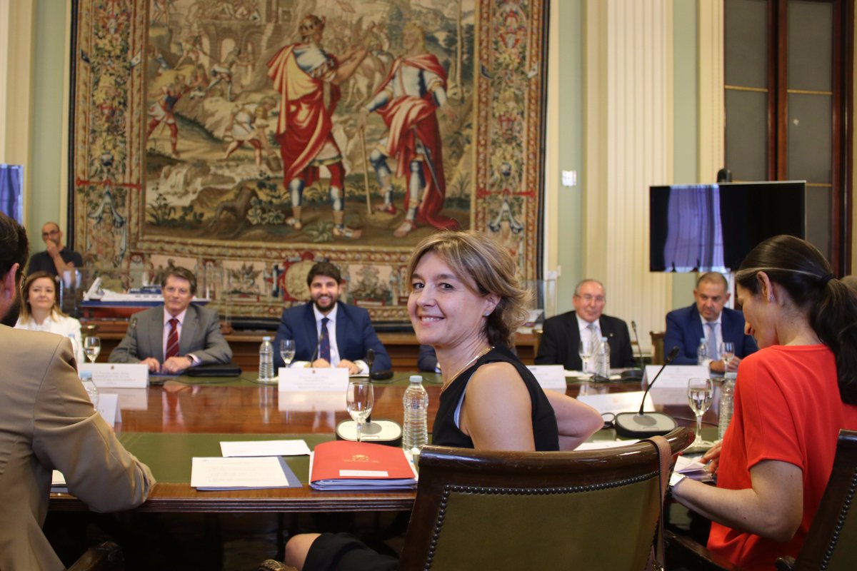 regiondemurcia's tweet image. López Miras y la ministra acuerdan 36,4 hm3/año del Sinclinal de Calasparra y de Vega Alta, ➕ la tramitación de otros 10 de diferentes pozos