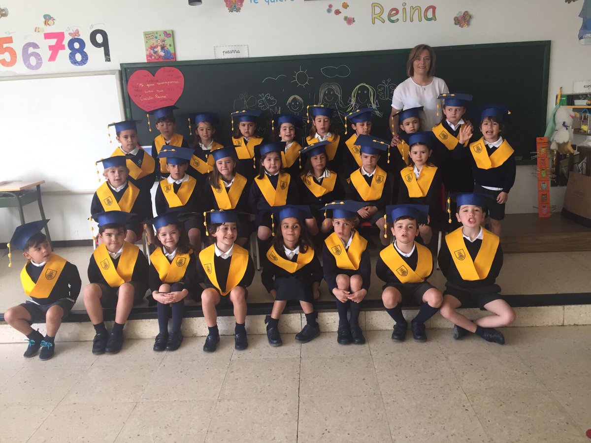 Hijas de Cristo Rey tweet media