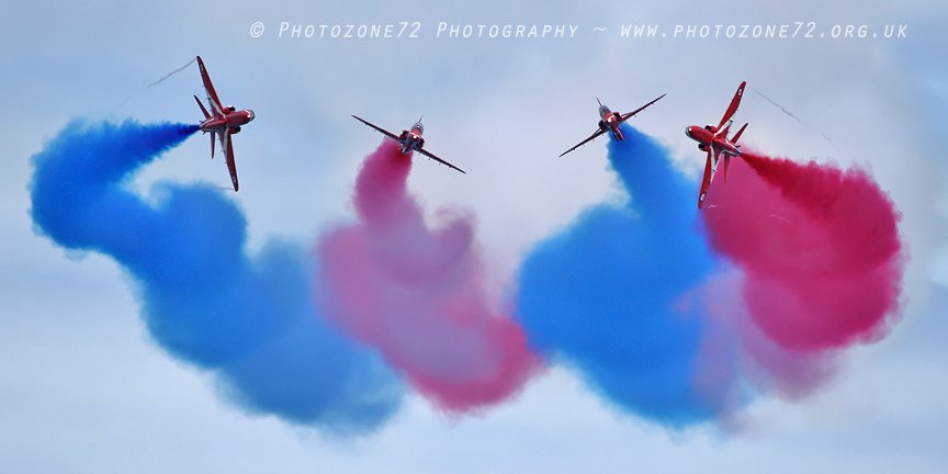 EssexHebridean's tweet photo. Strong work Gypo Section! @rafredarrows at @torbayairshow - great colour courtesy of the #ColourMagicians of @DyeTeam2017 https://t.co/MrZW3sIqgE