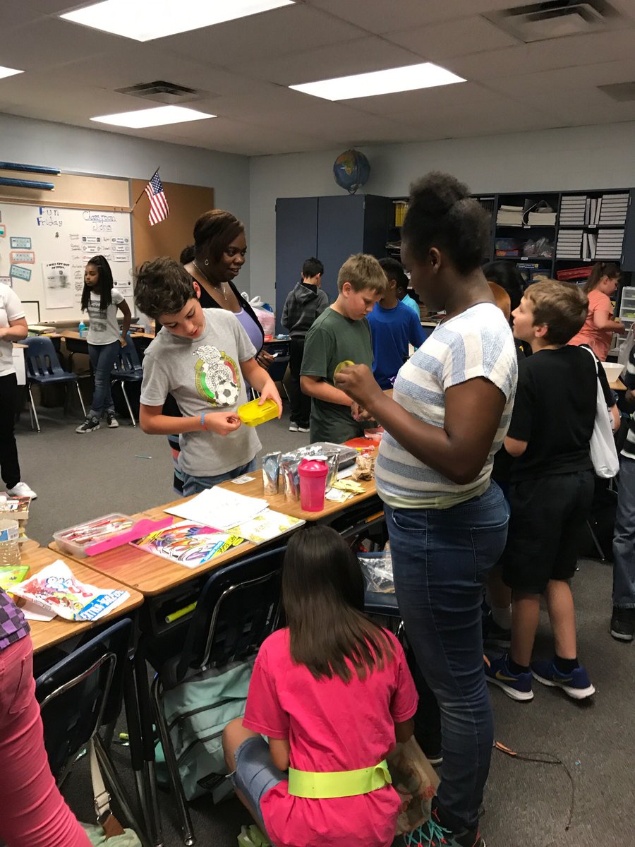 kjerstix6's tweet photo. Market Day in 5th grade. #pattiepanthers https://t.co/7CDAsjT70V