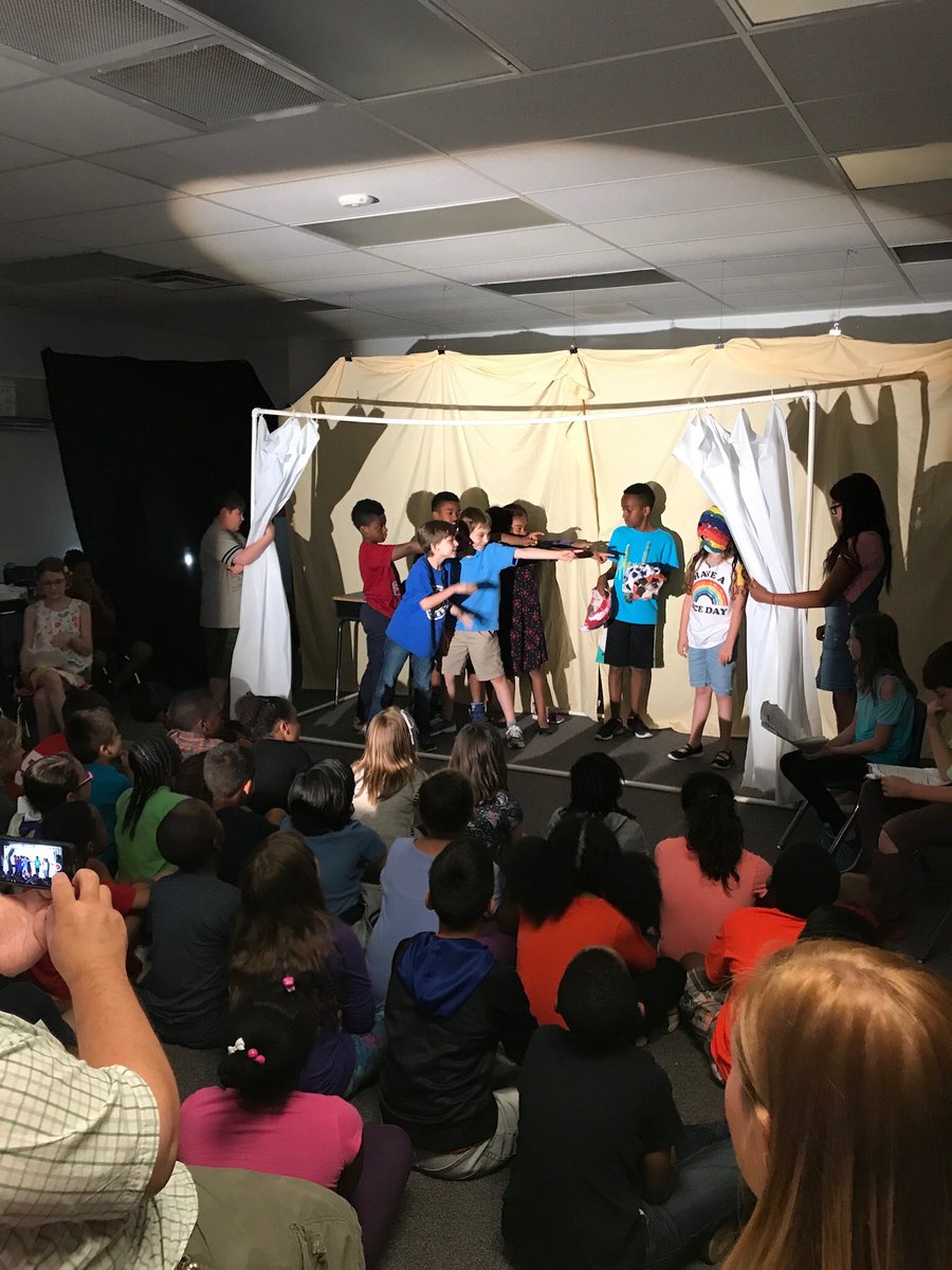 kjerstix6's tweet photo. 4th grade drama in stripes. #pattiepanthers https://t.co/7ubbCROdbf