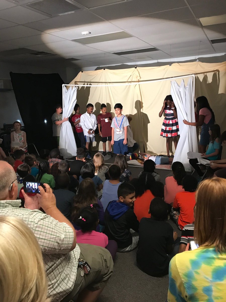 kjerstix6's tweet photo. 4th grade drama in stripes. #pattiepanthers https://t.co/7ubbCROdbf