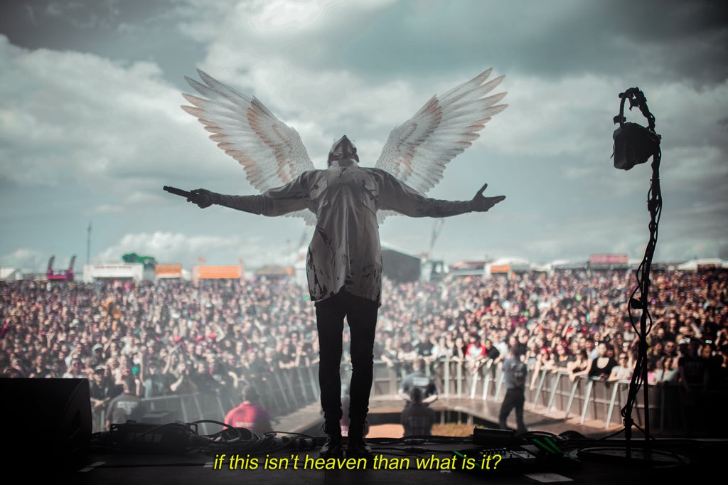 machinegunkelly's tweet photo. tell me. 😇 https://t.co/dV8ayW1LWr