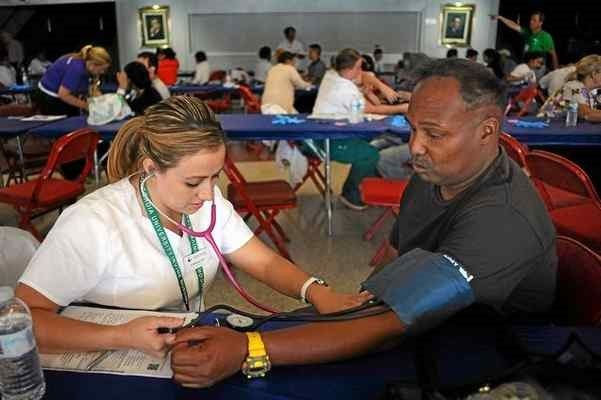 campusboundtour's tweet photo. Know your numbers. Free blood pressure test #juneteenthftw event @TCCollege South Campus 6/17/17 #fortworth #health #dallas #healthylife https://t.co/8VTvMl22bm