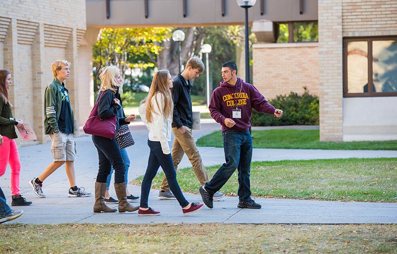 Be_a_Cobber's tweet photo. Summer is a great time to tour colleges. Here's what you can expect on a campus visit: https://t.co/jDAcfNkeGb #cordmn https://t.co/GkQPGh7btM