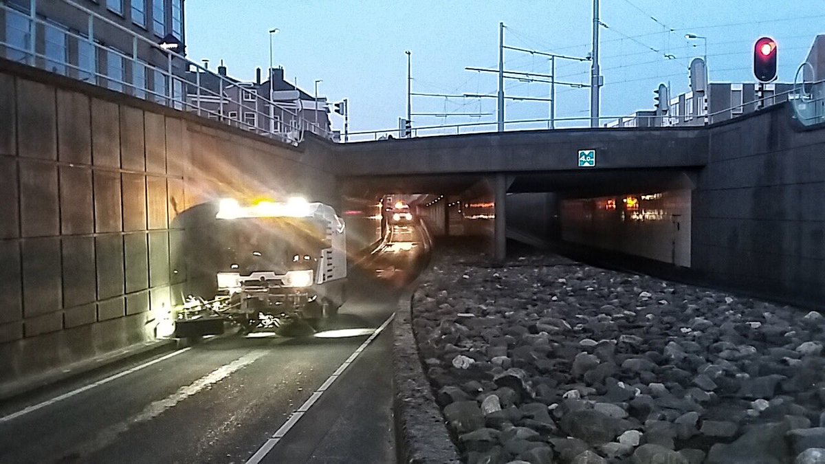 Vrijdagavond/nacht, NL speelt in de Kuip en wij gaan gewoon door met ons werk voor <a href="/rotterdam/">Gemeente Rotterdam</a>. Snel tunneltje vrijmaken voor de fans!