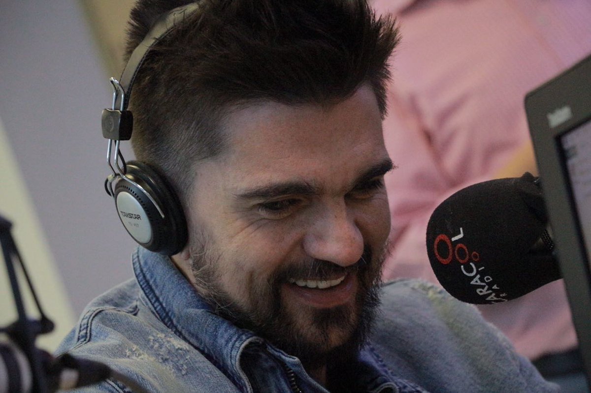 #AlAire el chiste actuado de <a href="/DonJediondo/">Don Jediondo</a> con <a href="/Juanes/">JUANES</a> en <a href="/LaLuciernaga/">La Luciérnaga</a>
Escuchemos ese dramático momento... bit.ly/2r3SBCe