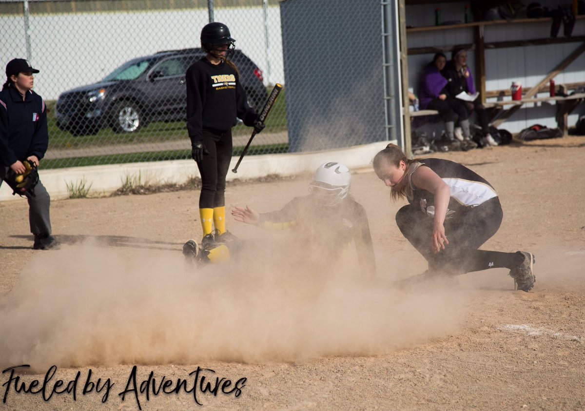 FBadventures_12's tweet photo. Kick the dust up 🤠 #happyfriday https://t.co/dWRykv6Pvf