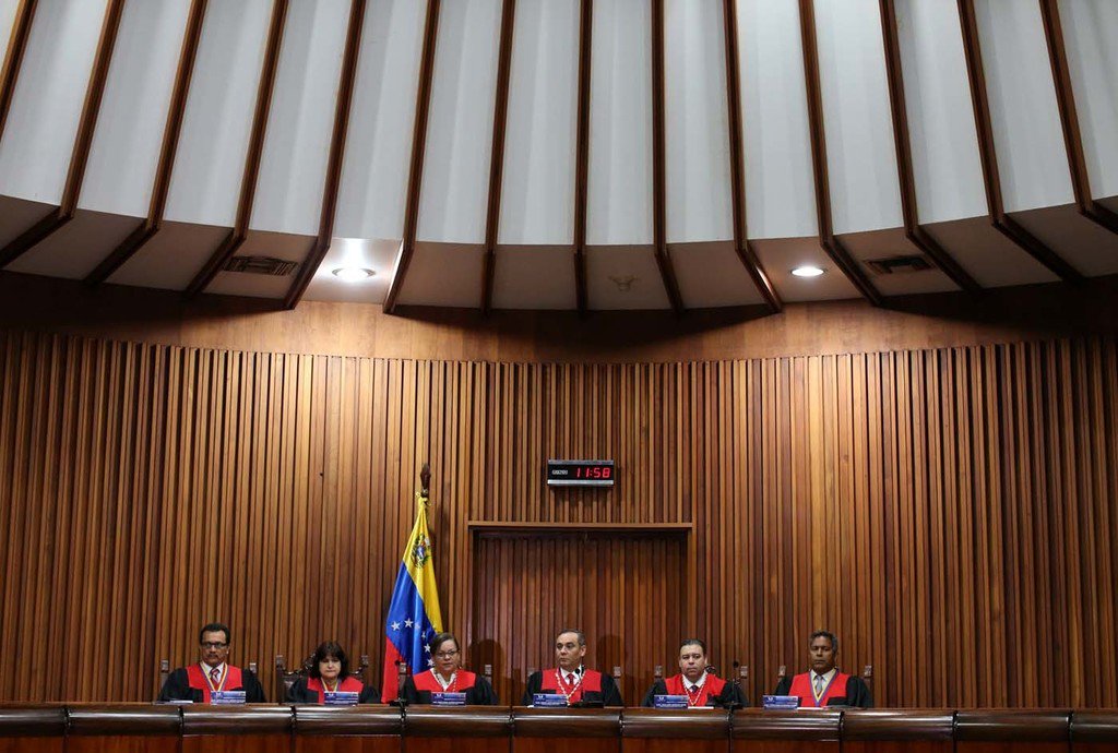 noticius's tweet photo. TSJ desmiente renuncia de alguno de sus magistrados https://t.co/1KbJWhMfDu https://t.co/8xgi4twEp4