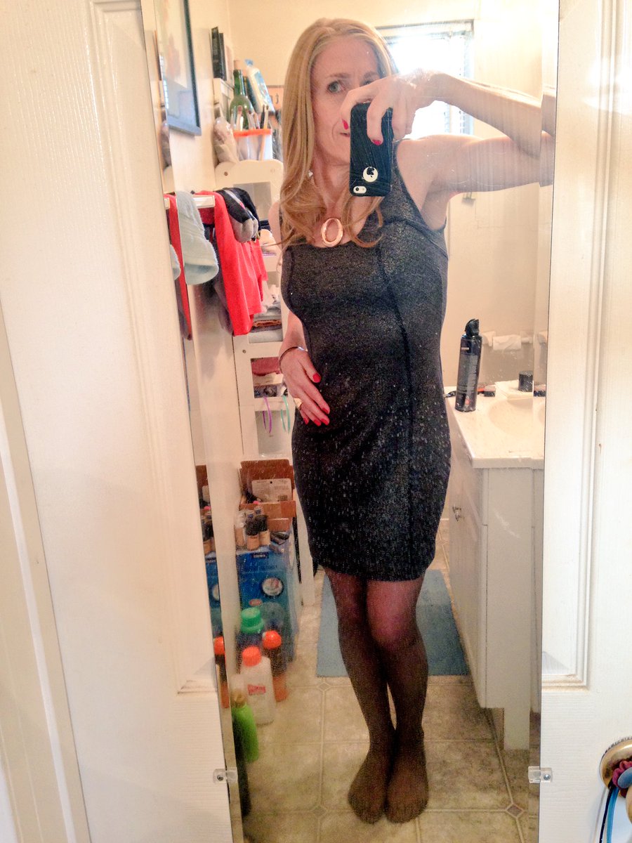 KacyTSDate's tweet photo. digging latest goodwill store $5 dress👗😍#VerySparkly, huh?🌟
#tgirl #shemale #ts #transsexual https://t.co/p2qbK3mGxA
