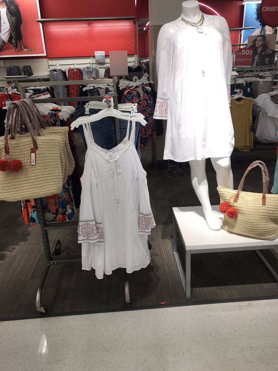 My VML <a href="/JosephinePared5/">Josephine Paredes</a> is away for the week but we are still keeping the integrity with our Mannequins 😊 #t2475.