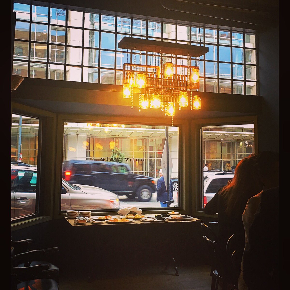 Come and check out 👀 the new stunning chandelier from Natsu Power. Her creativity continues to brighten our rustic interior! 👌🏼💡😊