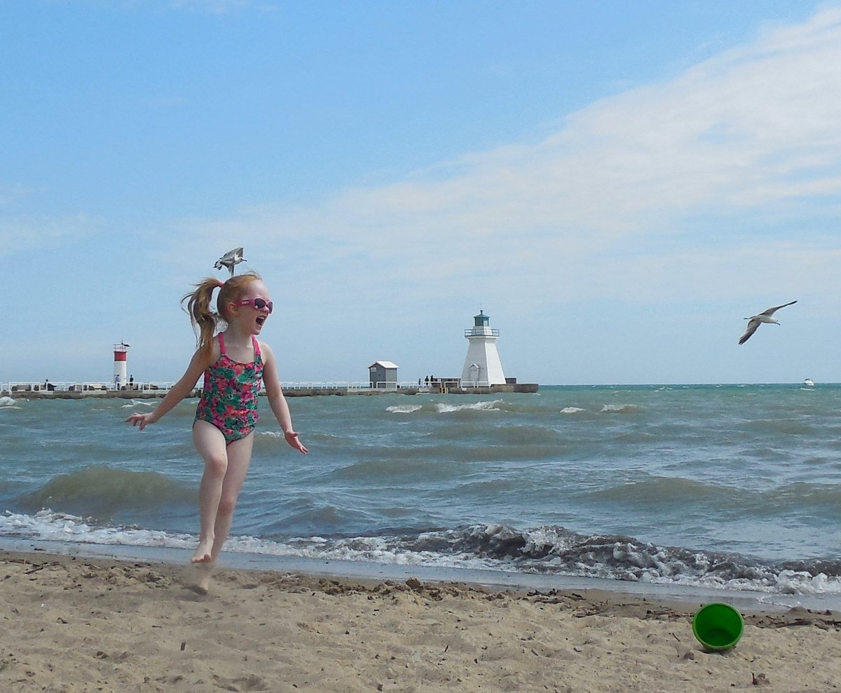 ampincivero's tweet photo. Michelle had a ball at the beach! #FirstDayAtTheBeach #SummerIsHere #PortDoverBeach #TheBeachIsOurHappyPlace 🏖️😎🌞 https://t.co/ETVOJ9tnAU