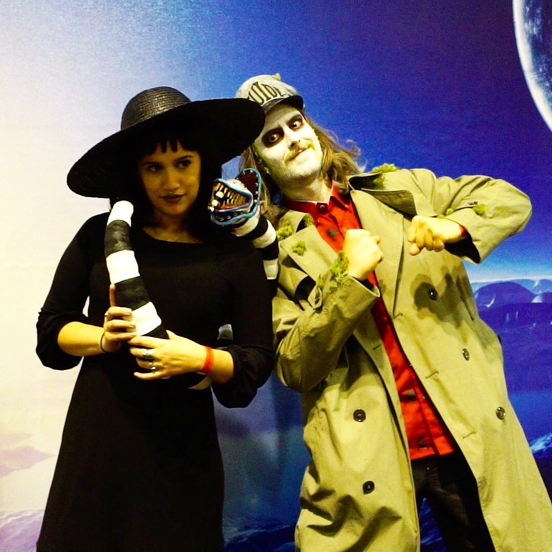 DISPOPshow's tweet photo. "I myself am strange and unusual." #LydiaDeetz #Beetlejuice #Cosplay #MegaCon17 https://t.co/H1nYXigF5w