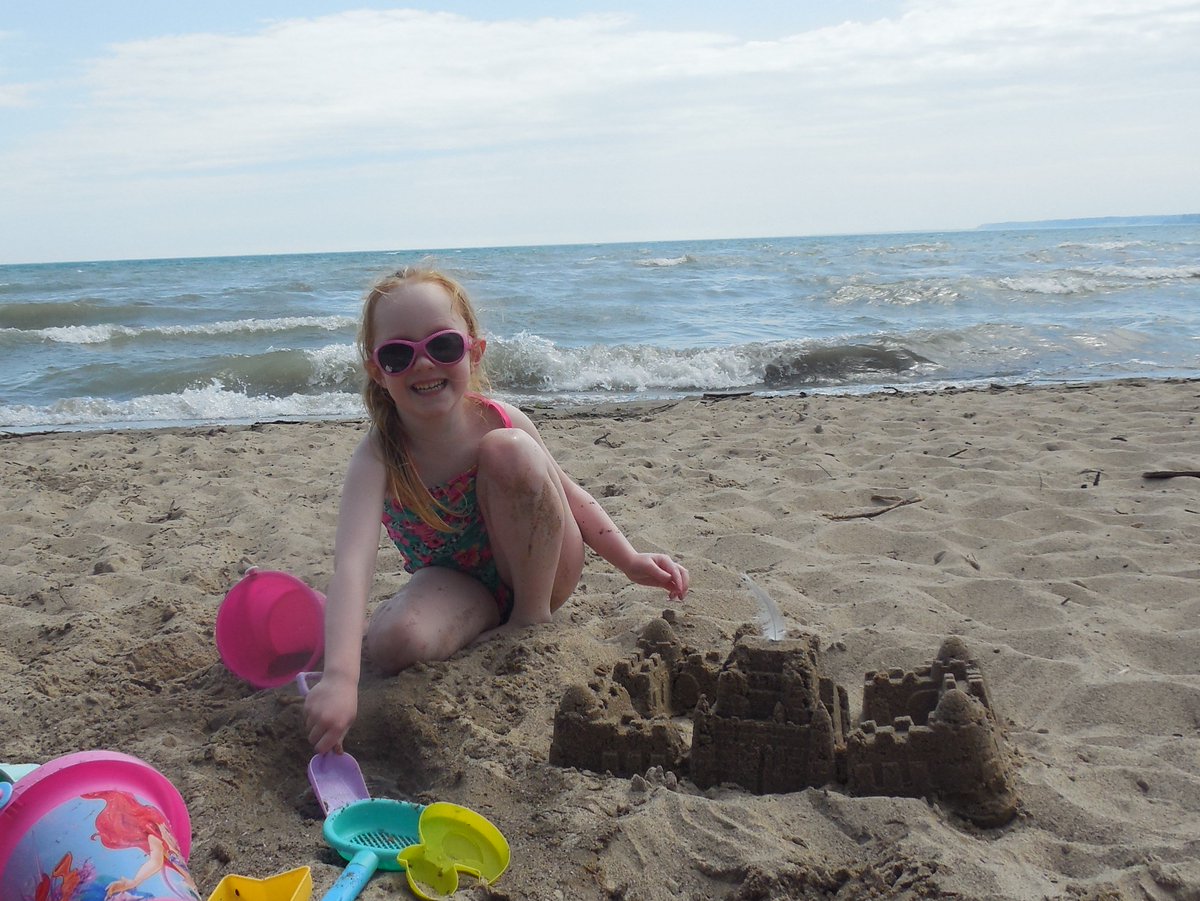 ampincivero's tweet photo. Michelle had a ball at the beach! #FirstDayAtTheBeach #SummerIsHere #PortDoverBeach #TheBeachIsOurHappyPlace 🏖️😎🌞 https://t.co/ETVOJ9tnAU