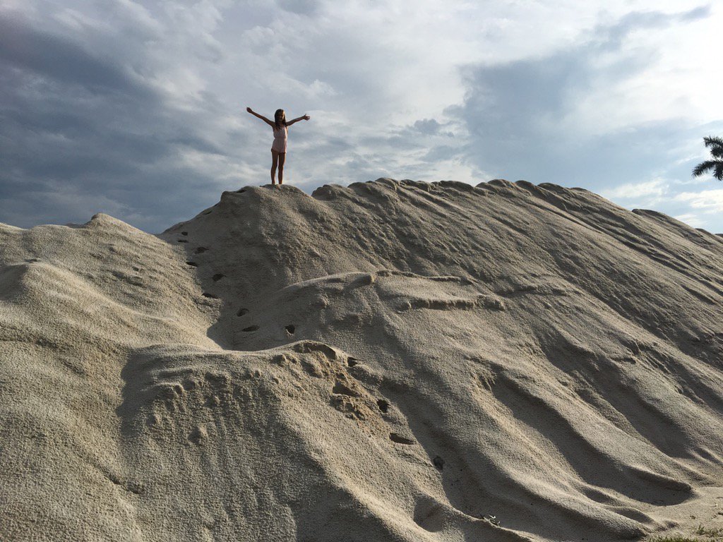 Who knew 2000 tons of of bunker sand could be so fun