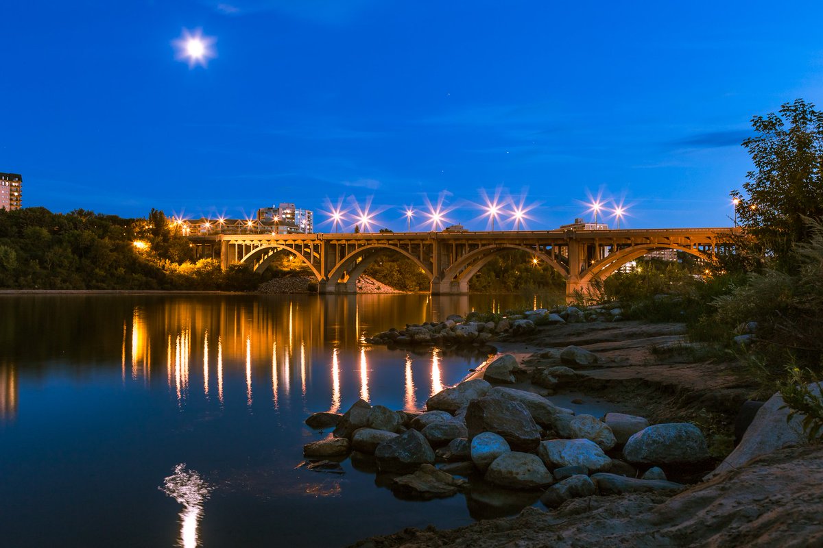 InRfocus's tweet photo. Another one from the riverbank in Saskatoon. #DONSPHOTOYXE https://t.co/Tpn6jZKvAj
