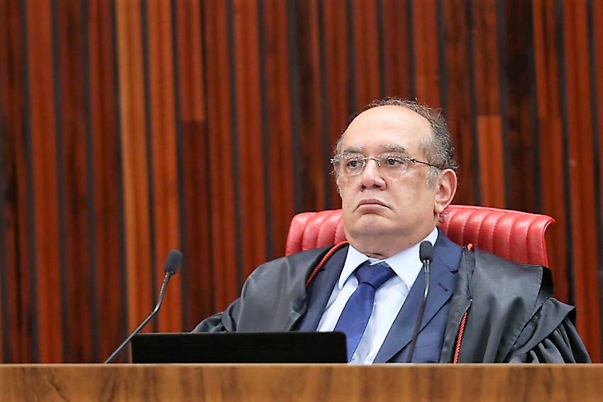 Fabylimal's tweet photo. Gilmar Mendes deu seu voto contra a cassação e hoje o Brasil passa por mais um dia trágico em sua história. No Brasil, o crime compensa. https://t.co/0rx3dYX481