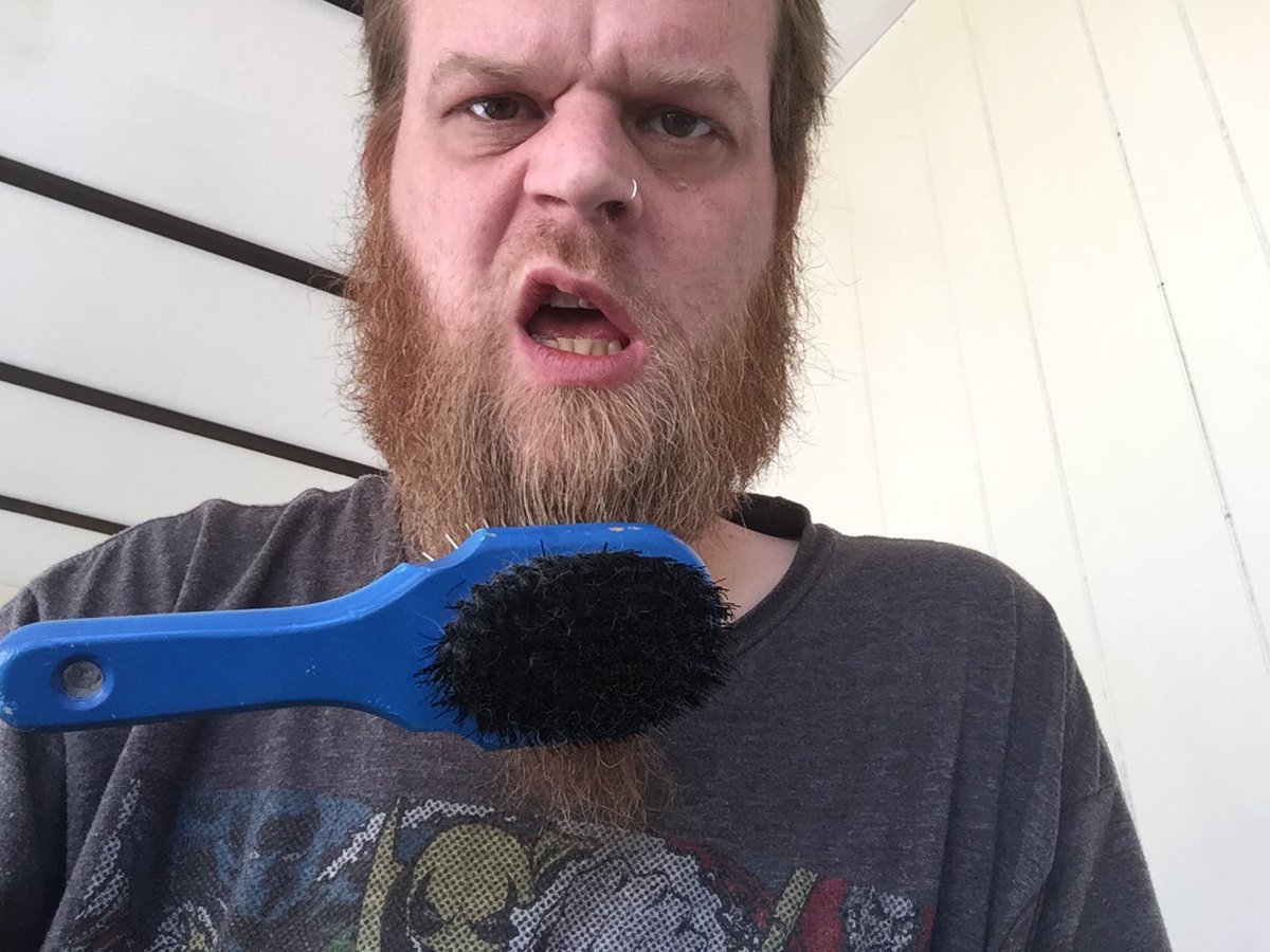 Hellmouth138's tweet photo. #beardworldproblems https://t.co/2VFSYSKszE