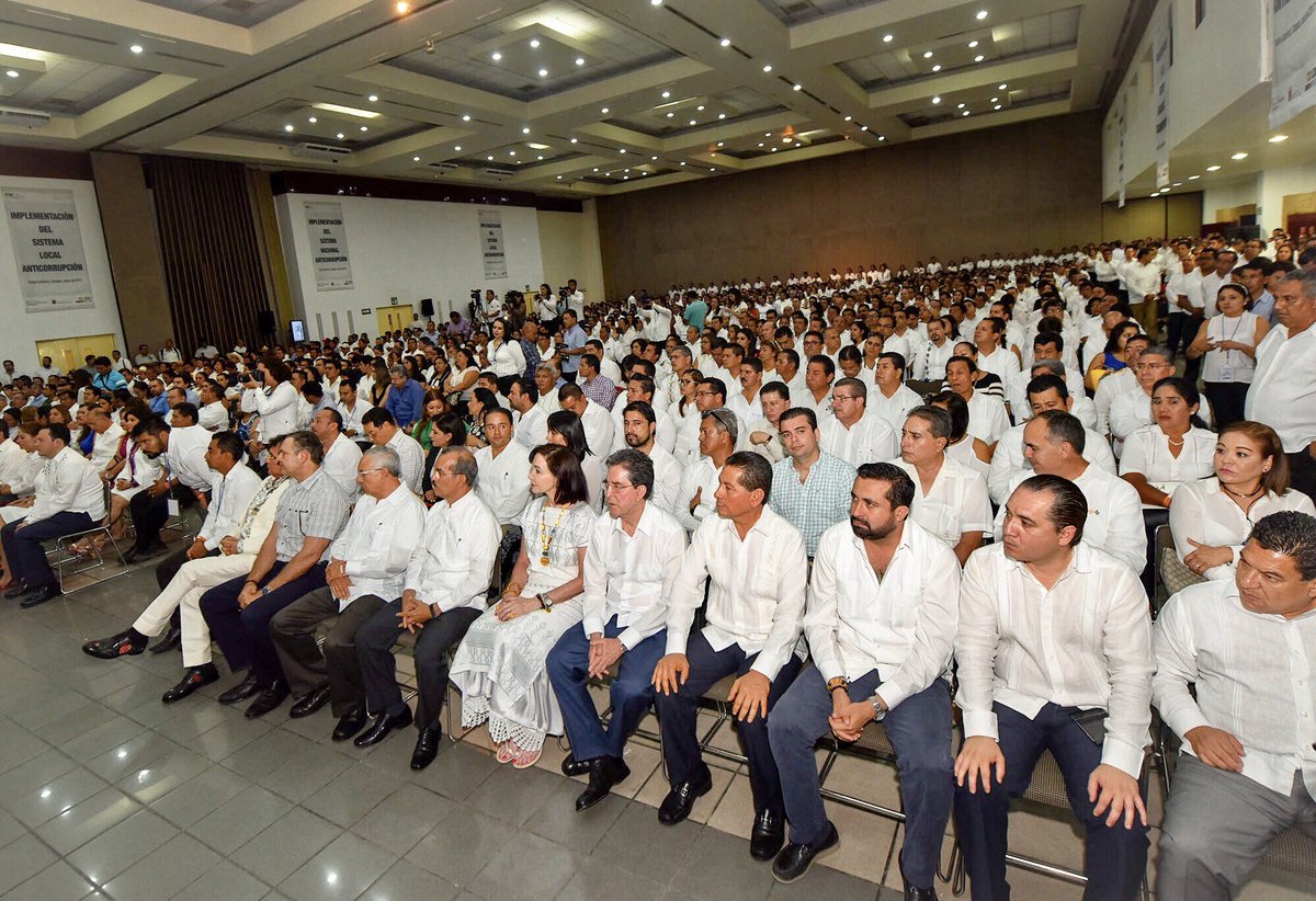 VelascoM_'s tweet photo. #Chiapas fue uno de los dos primeros estados del país en tener listo su marco legal para implementar el Sistema Local Anticorrupción. https://t.co/N3dKi7oRVN