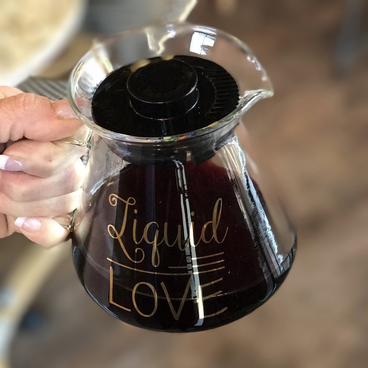 TeastersTeaCo's tweet photo. A glass of Tea Infused Wine could kick off your weekend beautifully but not kick you in the butt the next day. #antioxidants #Teasters https://t.co/oNiFOpTqRk