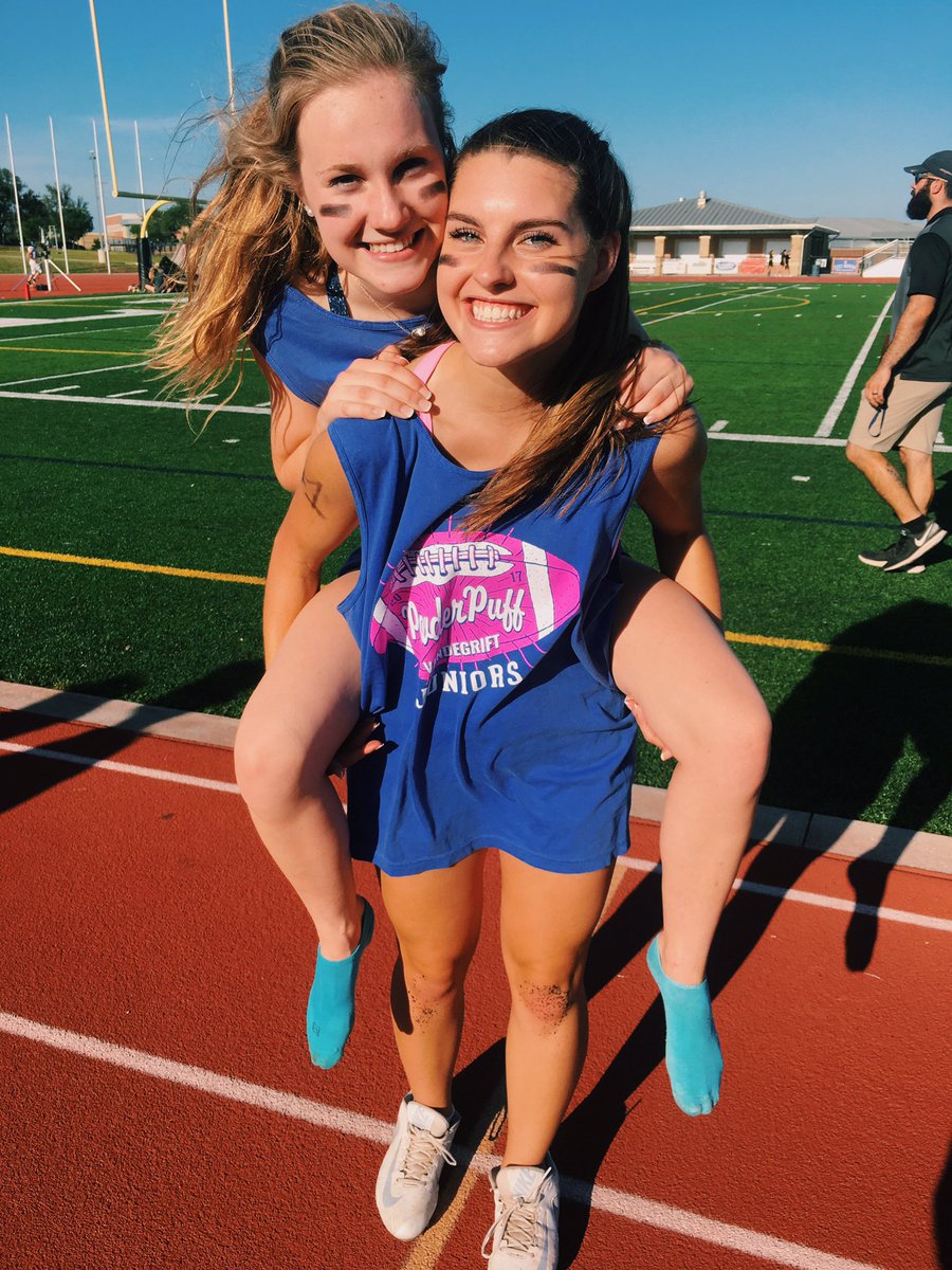 rachelmhonts's tweet photo. Happy happy bday Nay💖💖 Thanks for always being there for me!! You are the best ILY https://t.co/Fazvsc2RrU