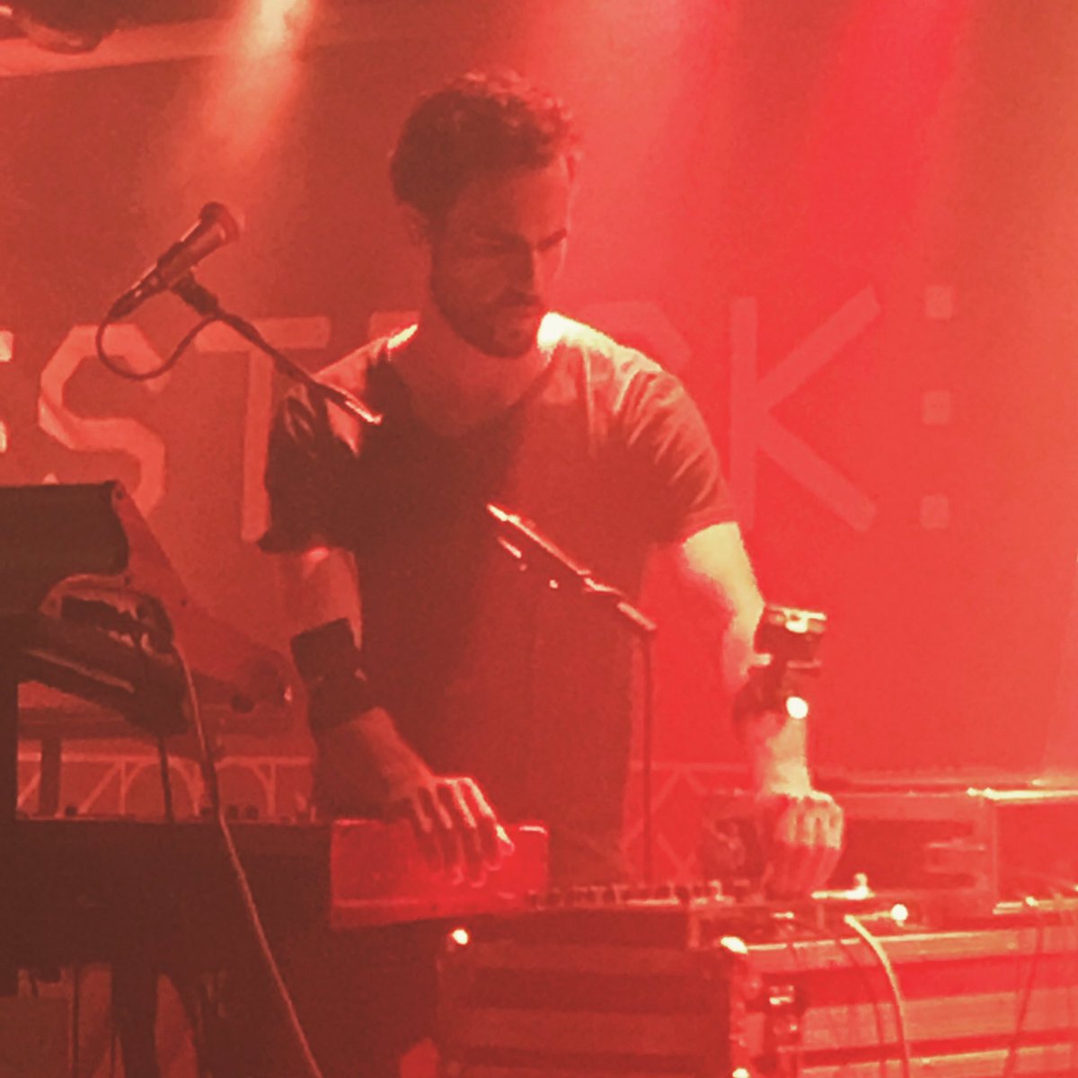 ibrowmusic's tweet photo. Thanks @STECKdelft !! #IBROWlive #gopro #synthesizer https://t.co/V0IEPzZTLk