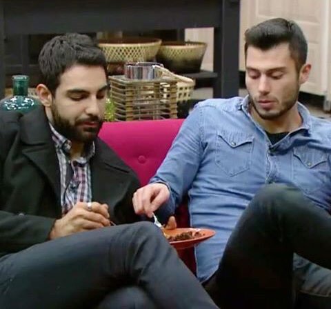 Hep bişeyler yiyen ikili 😂🌹 @EUbeyli <a href="/fatchefwest/">Sinem west a.</a> #GünSayıyoruzŞafak13 #emreubeyli