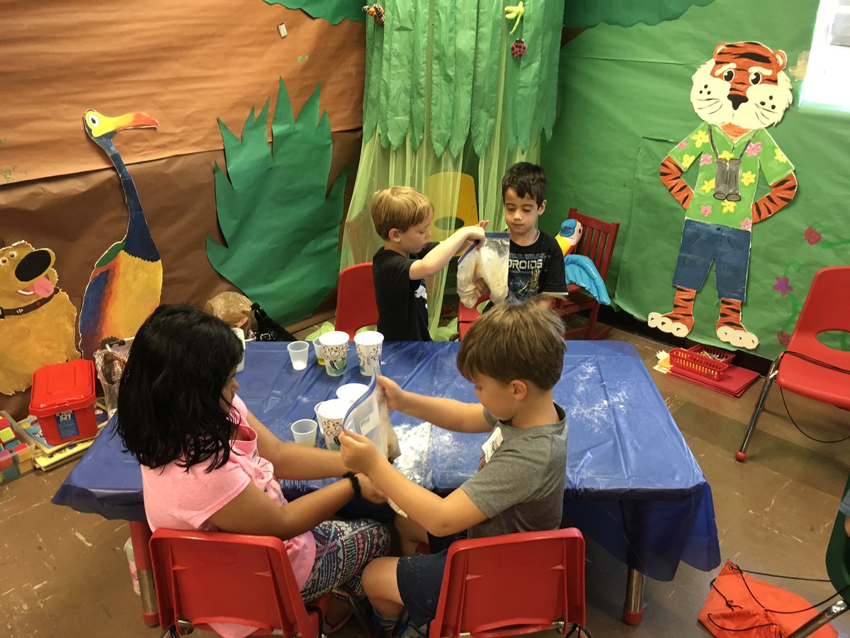 CatinaDay72's tweet photo. Kids made homemade bread in Science Matters Camp. Alessa Zutter, teacher. #CelebrateAuburn #YarbroughKnights https://t.co/kGv4c0Gkke