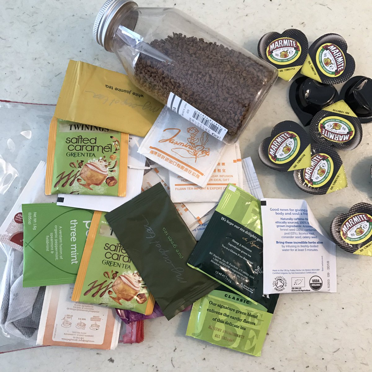 itsJulesHardy's tweet image. I don't think you all appreciate how much I plan ahead kettle &amp;amp; breakfast-wise when travelling #kettlegate