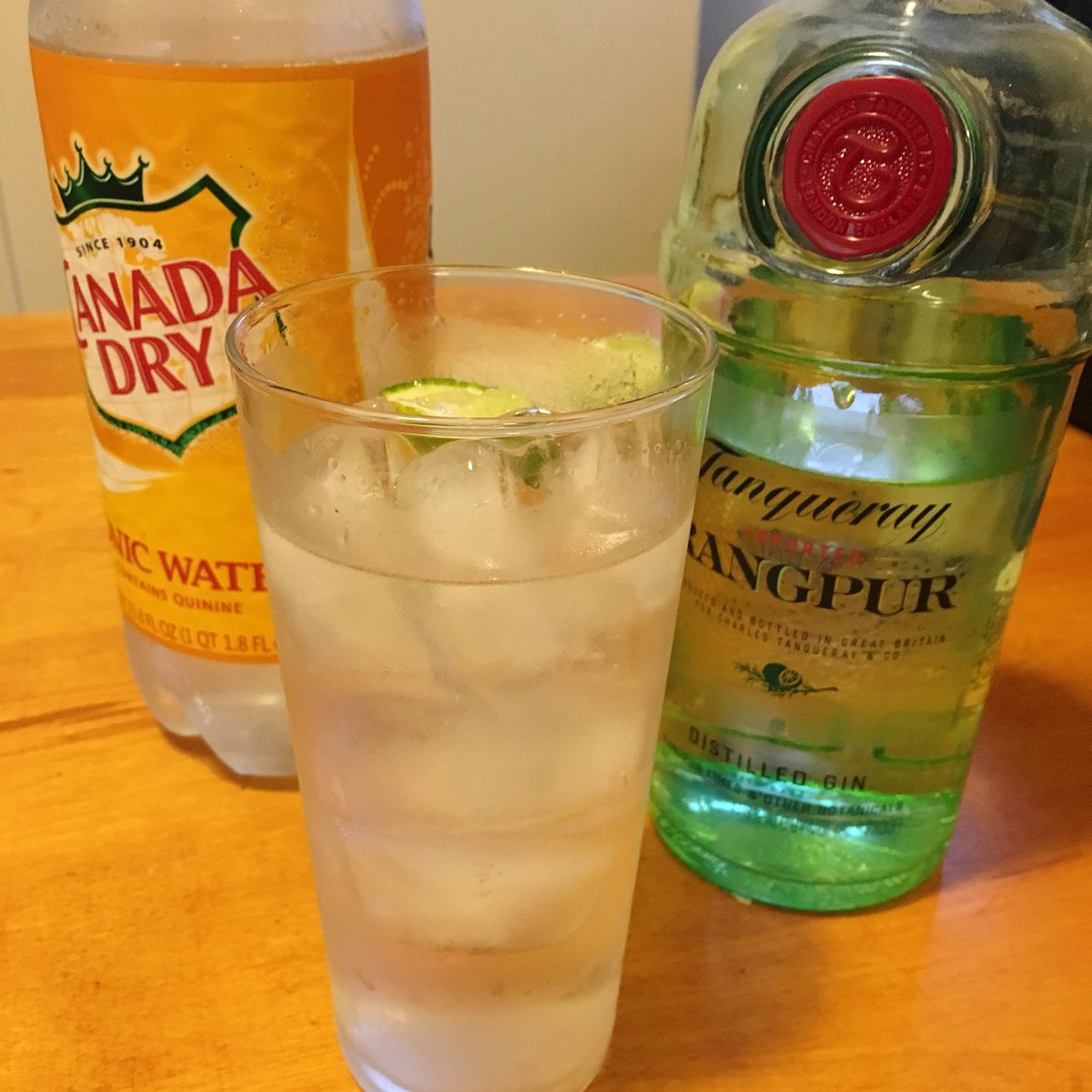 It's Friday night. Don't forget to #treatyourself. #gintonic