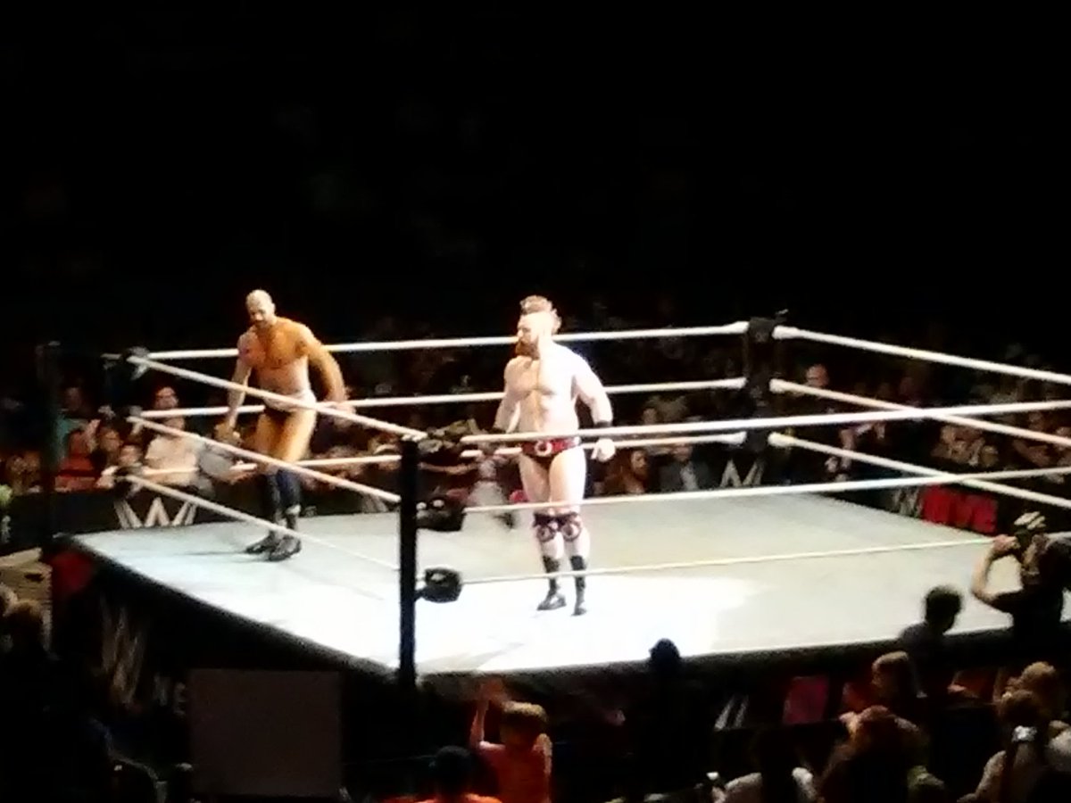 Taurus_prince35's tweet photo. @SashaBanksWWE @TitusONeilWWE @WWE @WWERomanReigns @WWERollins .I had an AMAZING time tonight and I got to see my favorite wrestlers!! https://t.co/2lH6shROmw