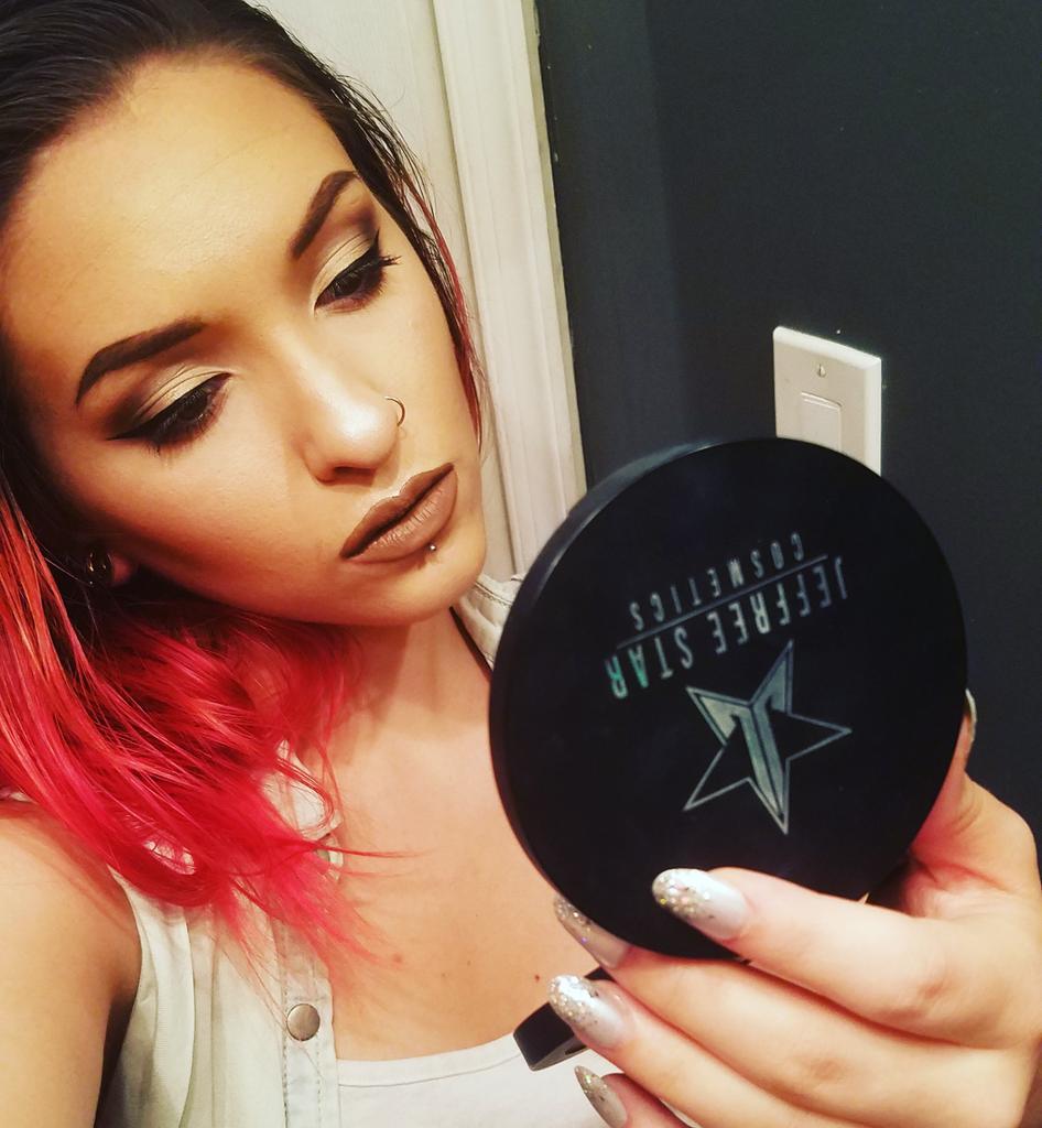 eveydove's tweet photo. When you're in love with yourself 👌😍 @JeffreeStar @MannyMua733 #jscmanny #eclipse #daddy https://t.co/sGDWX3WccQ