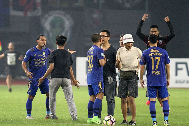 skorindonesia's tweet photo. Tidak Ada Sanksi Komdis, Persib vs Persiba Terbuka untuk Penonton
https://t.co/uzuIPRNv6M https://t.co/SEMkvQqZbX