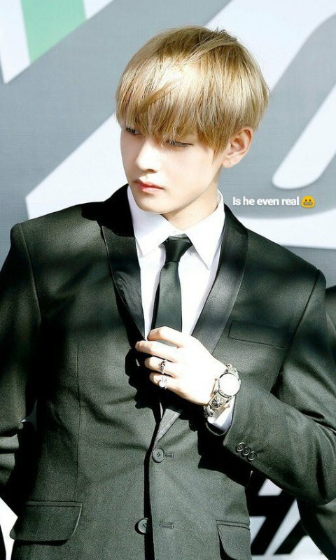 dinidlp's tweet photo. @BTS_twt kim taehyung day https://t.co/WyF68ajUsd #taehyung #TaehyungDay #late #latepost https://t.co/57ee0UiJhJ
