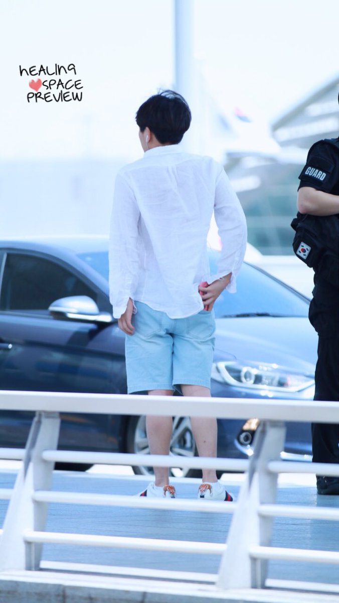 HS_ONEW's tweet photo. 170610 🛫 잘다녀와ㅏㅏㅏ🙌❣️ #onew #온유 #진기 #샤이니 #オニュ https://t.co/MyxV8AjPdx