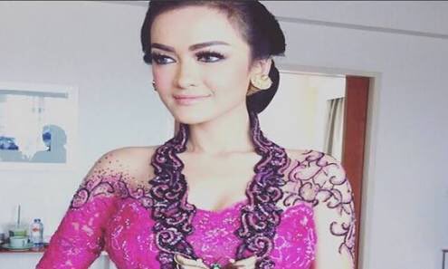 INDONESIAinLOVE's tweet photo. Selamat jalan mbak Jupe aka Julia Perez. Semoga kebaikan dan amalmu diterima Tuhan YME #RIPJupe https://t.co/MPnG2UdvbO