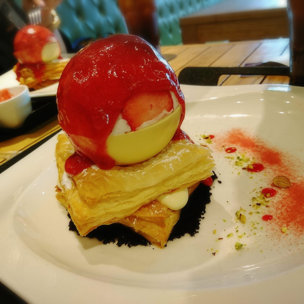 gogo2amo's tweet photo. 🍓💕🍌💕🍧💕🍫💕
#myeondong #dessertcafe #cacaogreen #redmango #southkorea https://t.co/j4aghpL7UQ https://t.co/XEL0CZoYGB