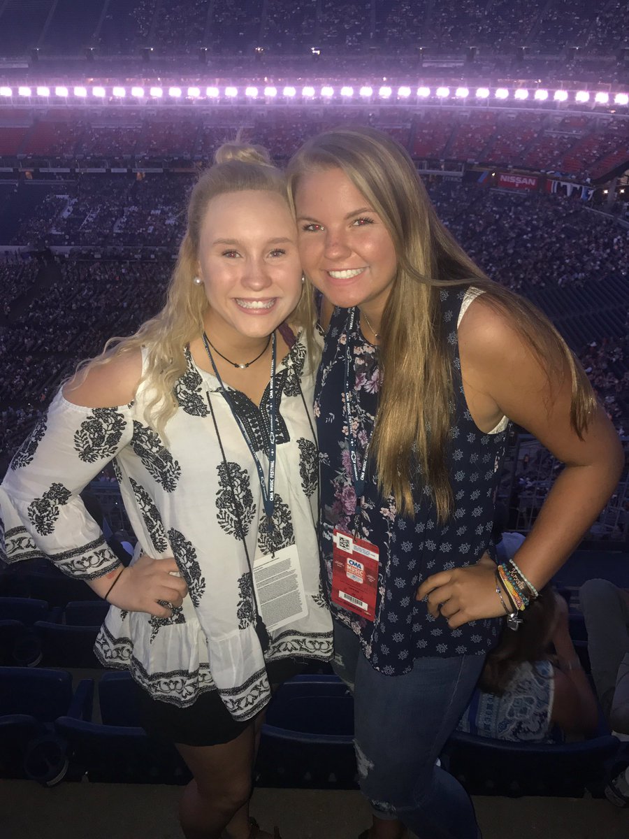 AshleyPerhac's tweet photo. #CMAFEST round two with my girl 🤑🌚 https://t.co/X0WnNNp1Fl